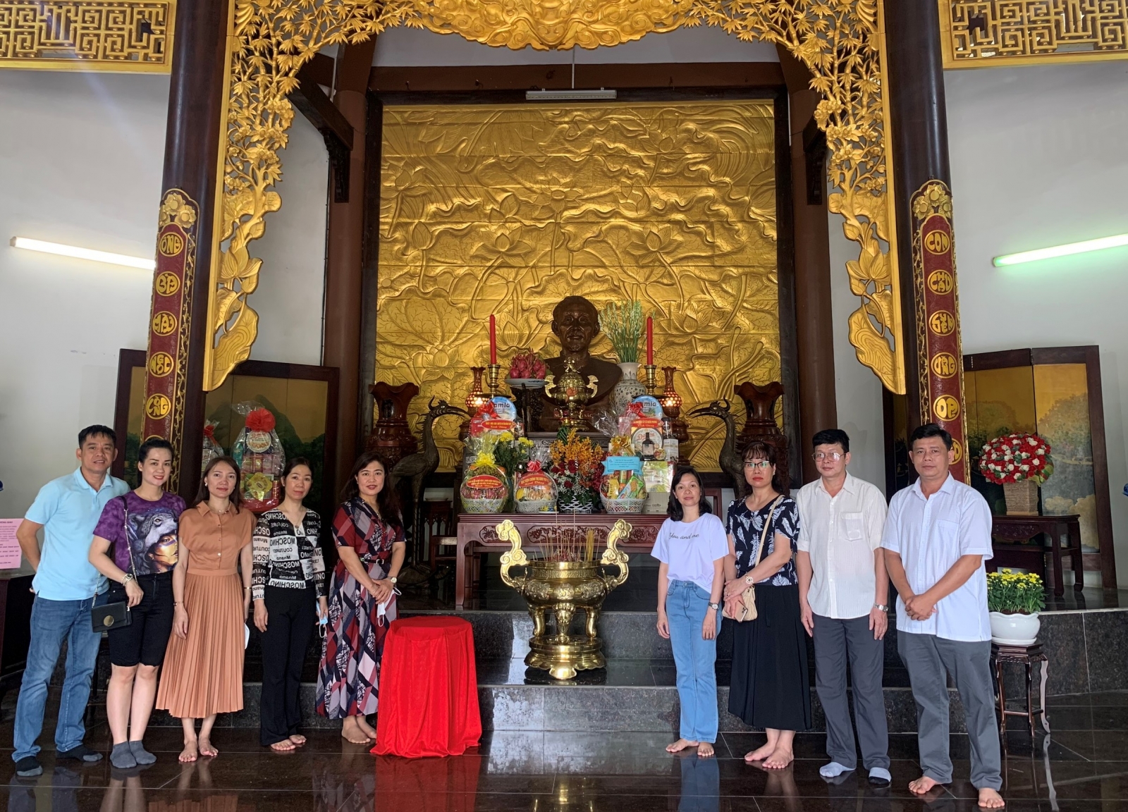 Hoạt động về nguồn của Chi bộ Khoa Kiến thức cơ bản