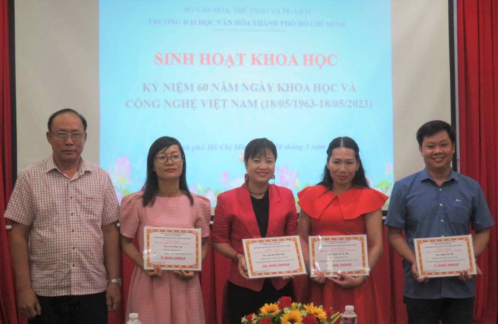 Sinh hoạt chuyên đề nhân ngày Khoa học Công nghệ Việt Nam